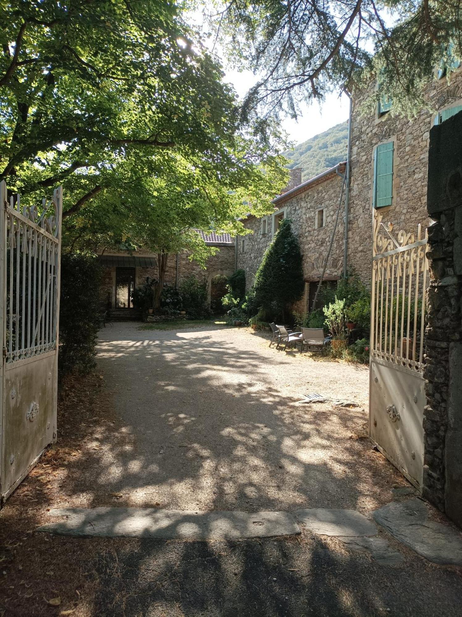 Château de Colombières sur Orb Exterior foto